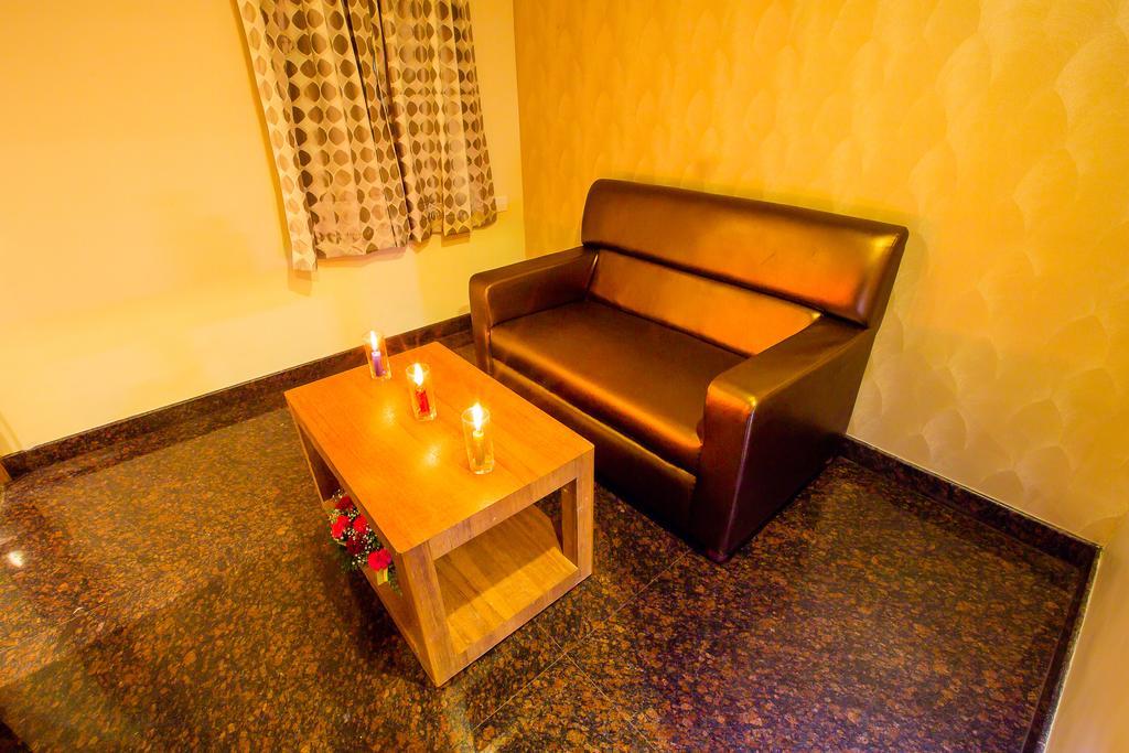 Hotel Radha Prasad Erode Zimmer foto